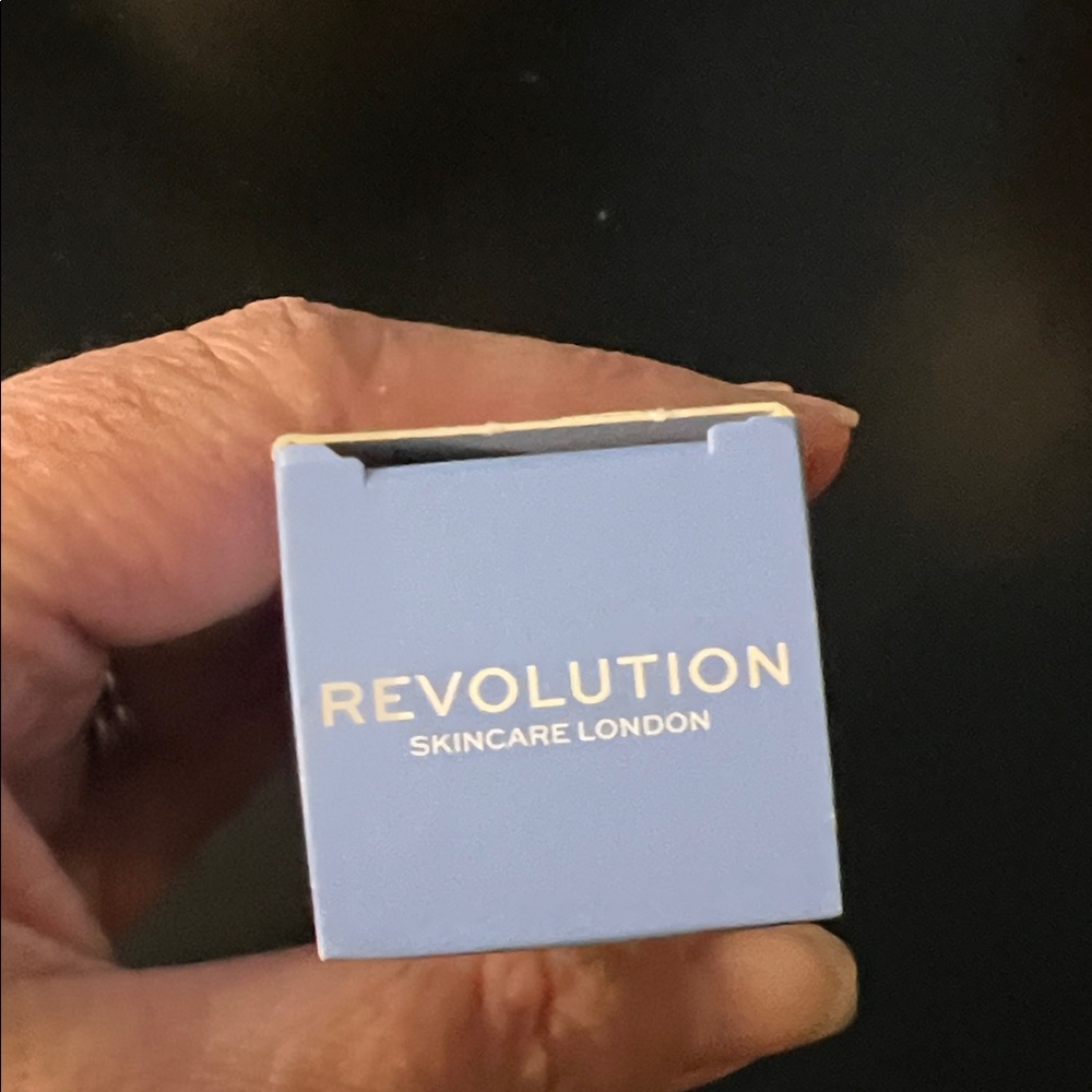 Revolution Skincare Overnight Drying Lotion - Light Blue - Picture 5 of 5